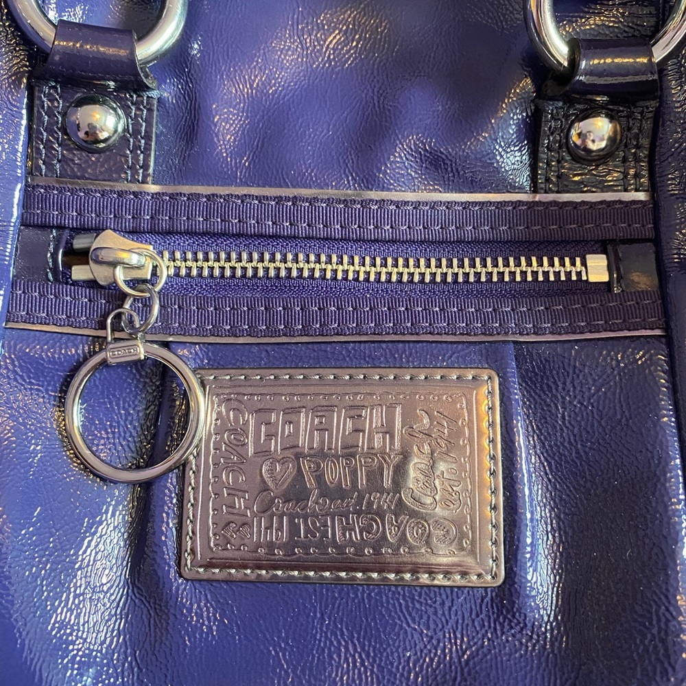 Coach purse with detachable strap - Picture 2 of 8
